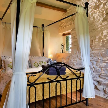Hotel Finest Retreats - Woodend - The Schoolhouse