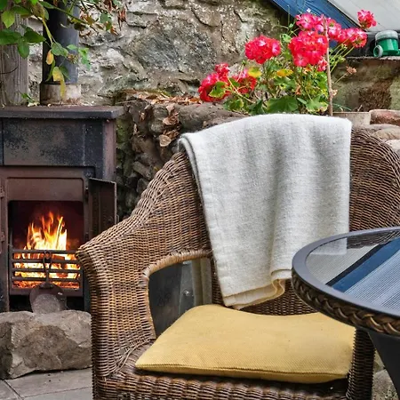 Hotel Finest Retreats - Woodend - The Schoolhouse