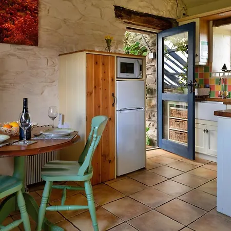 Finest Retreats - Woodend - The Schoolhouse Hotel